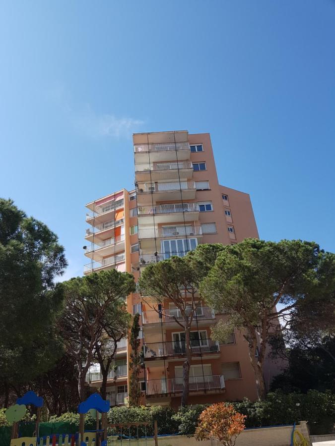Apartamento En La Torre De S'Abanell Apartment Бланес Екстериор снимка